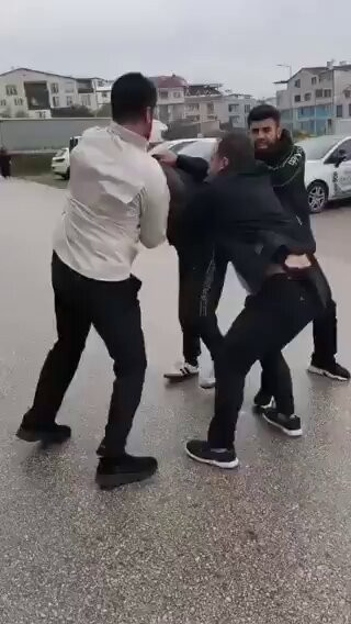 Quwy5blIxK59hXkB.jpg