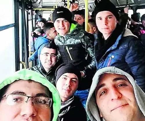 GoIMcGAXsAAJ9e3.jpg