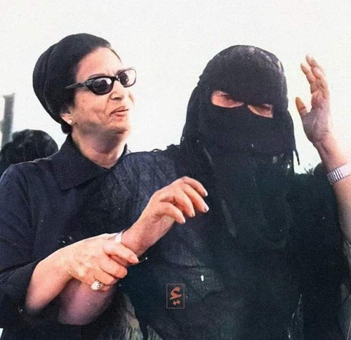 GoIJTgnWIAAqT2J.jpg