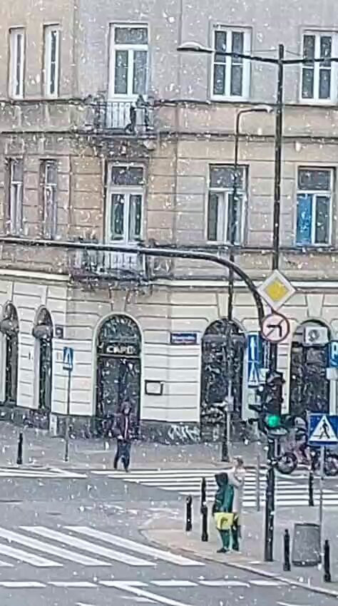 6UP0 gdYg78f LQA.jpg