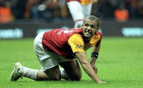 GoL1iV5XoAALEj0.jpg