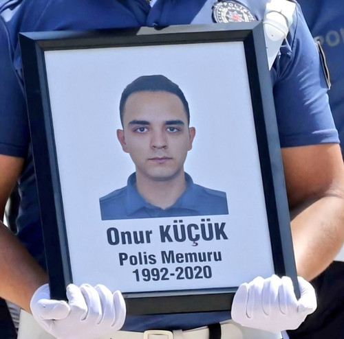 GoK3nUjWEAAv5wj.jpg