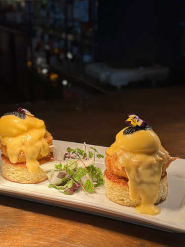 Chesapeake 42 (Crab Cake Benedict).jpg