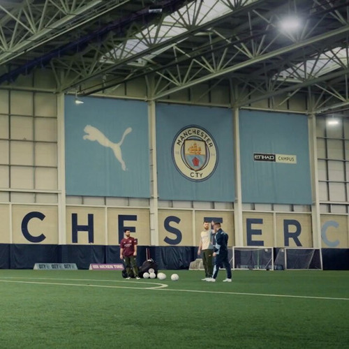 eyUwJu0DpF32 v8P.jpg