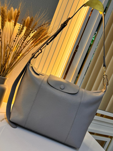 cuir hobo.1