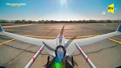xn83E5oF3DjKYiXm.jpg