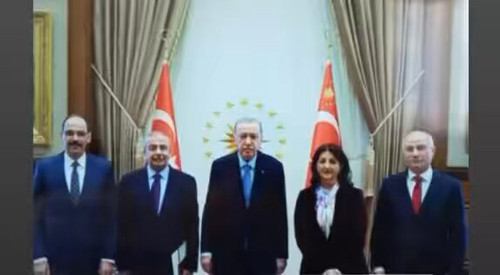 Q9x8bIQEd5nE5 QE.jpg