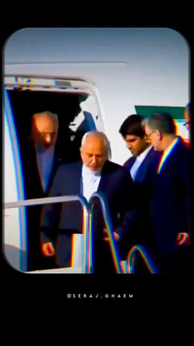 46Aw7L4tep7ZVYxY.jpg