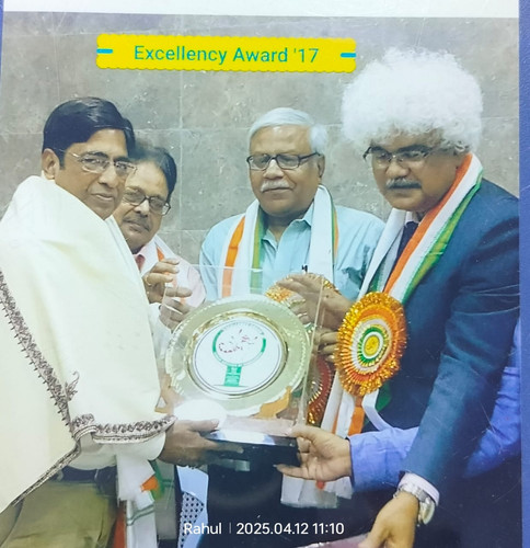 Dr. Rahul Ghosh receiving Excellence Award 2017