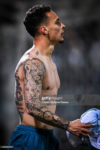 GUIMARAES, PORTUGAL - MARCH 13: Antony of Real Betis celebrates victory after the UEFA Conference Le.jpg