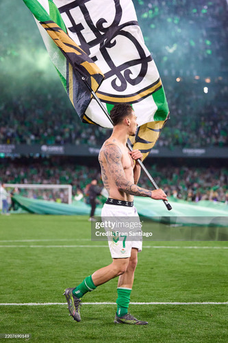 SEVILLE, SPAIN - MARCH 30: Antony of Real Betis celebrates after winning the LaLiga match between Re.jpg