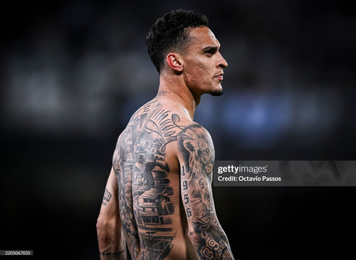 GUIMARAES, PORTUGAL - MARCH 13: Antony of Real Betis celebrates victory after the UEFA Conference Le.jpg