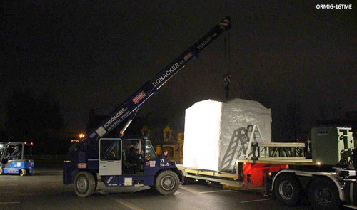 Lossen en binnen plaatsen van een etiketeermachine nachtwerk 2.jpg