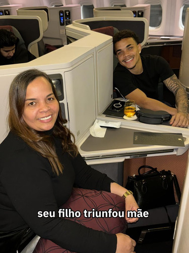 GoMt9NVXEAAC4Tn.jpg