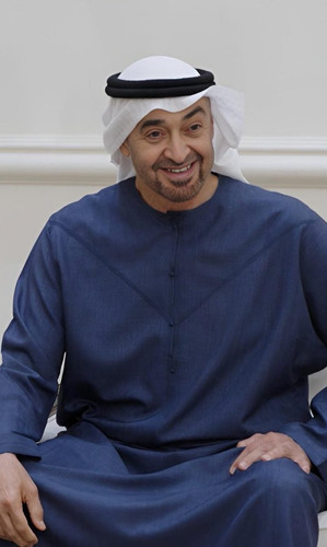 GoLhL5Za4AA56fs.jpg
