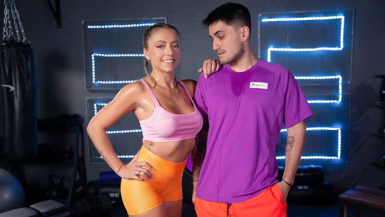 FitnessRooms 25 04 12 Ashley Morena Is it hot in here or is it just me? [ 1080p]