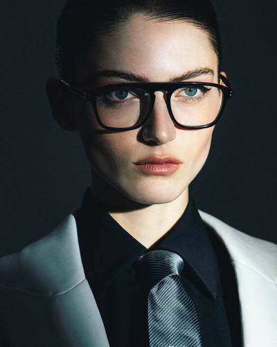 @harpersbazaarmx @bsslena Photographer @juankr Photographer assistant @olivier.peresse Styling @cate.jpg