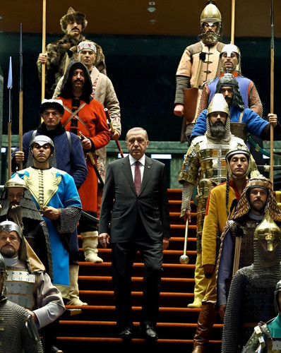 GoQodg6XYAAGT4a.jpg