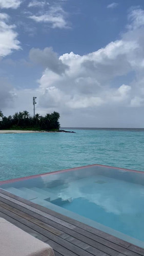 0Loc pODWOYI6wu .jpg