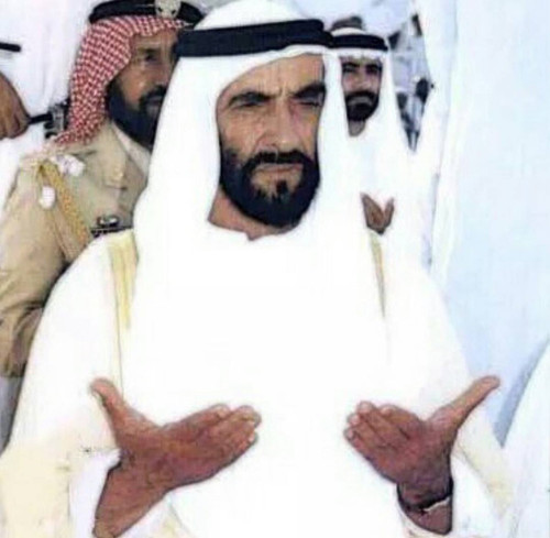 GoOqCZ3WsAA0kJP.jpg
