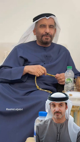 HEWVzitCQ4X6bqIl.jpg