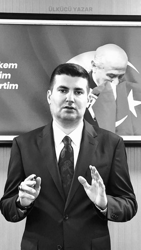 C Th6jwSU GjHzY0.jpg