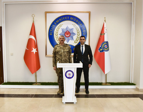 GoPqohrXQAAlv46.jpg