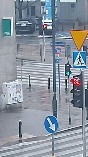 D1Bxbur3E8 0Y8GR.jpg