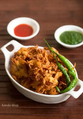 kanda bhaji.webp