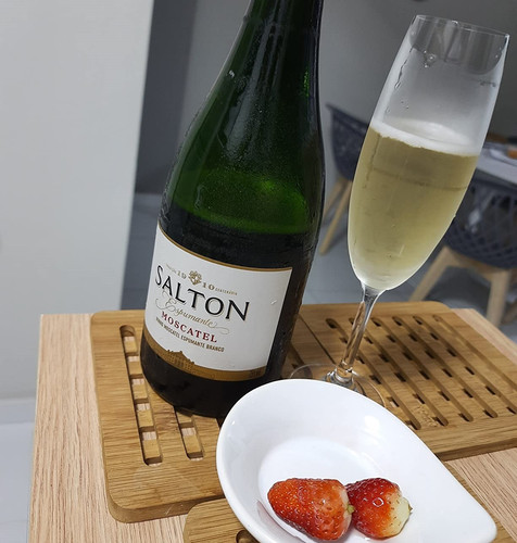 Salton Espumante Moscatel.jpg