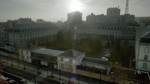 The.Bureau.S01E01.Epizoda.1.1080p.SKST.WEB DL.CZ FR.DD+5.1.H.264 TreZzoR.mkv snapshot 10.35 [2025.02