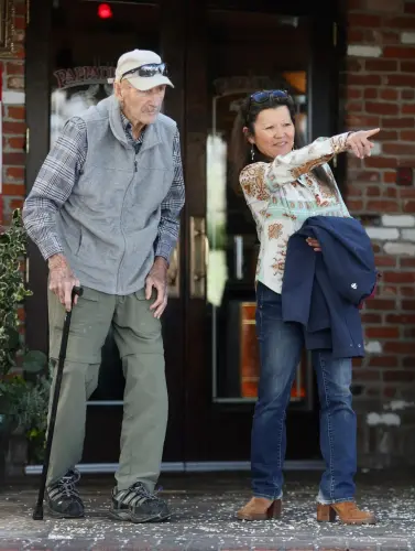 gene hackman 94 out in public with wife betsy arakawa v0 dkuhmulbdjrc1