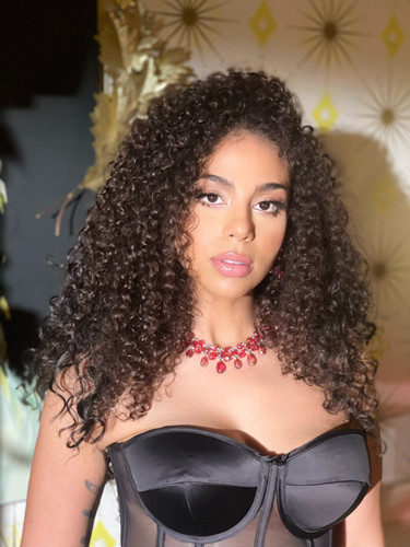 SamanthaTheBomb.jpg