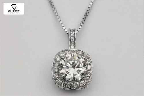 Buy Luxury Diamond Halo Pendants in Dallas, TX.jpg