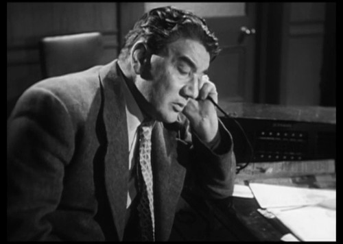 cap Escape.by.Night.1953.576p.WEB DL.AAC2.0.H264 00 02 48 04.jpg