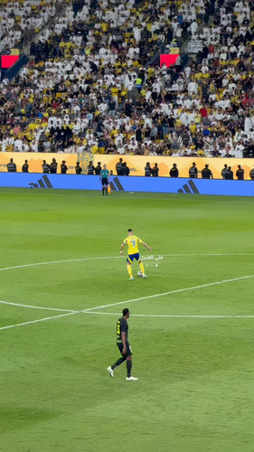 gAdxUt8jwjE oluj.jpg