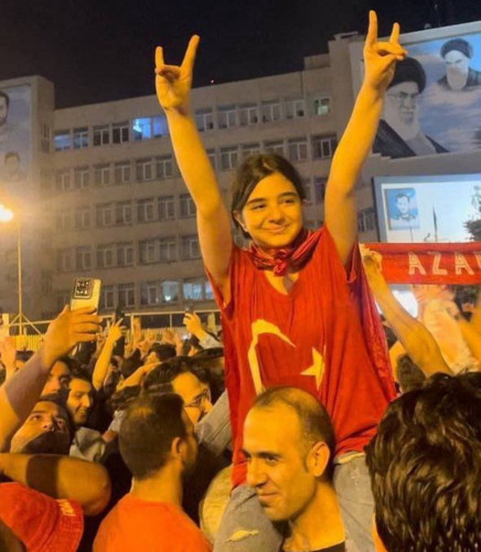 GqJ TH6bMAA4OxI.jpg