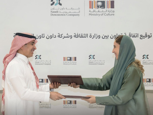 GqawzICXQAABXkc.jpg