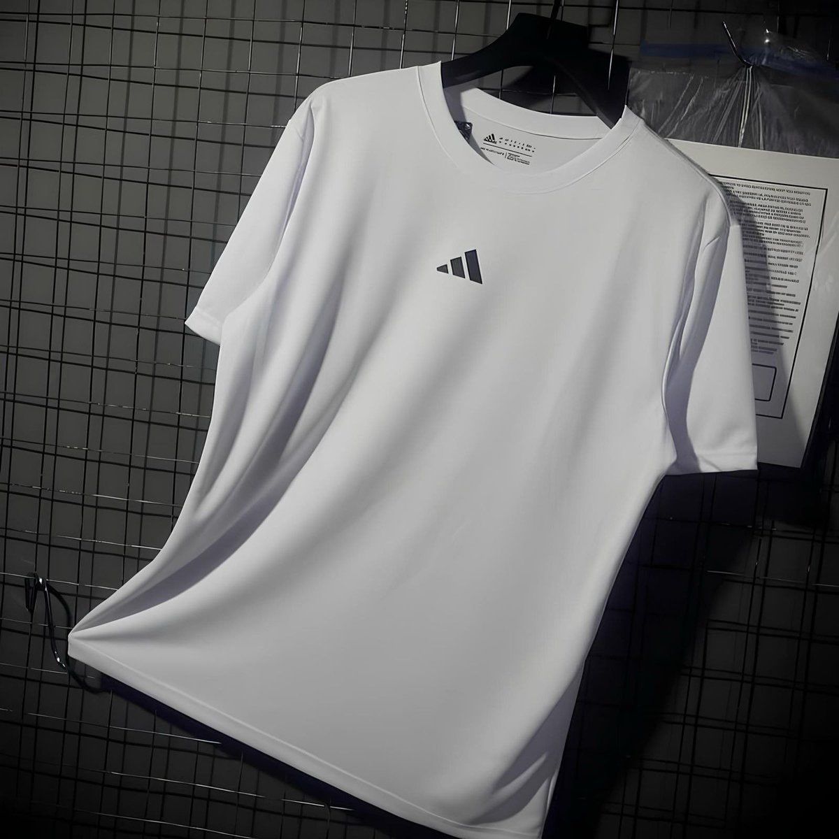 Camiseta Adidas Treino Básica Masculina – Branco