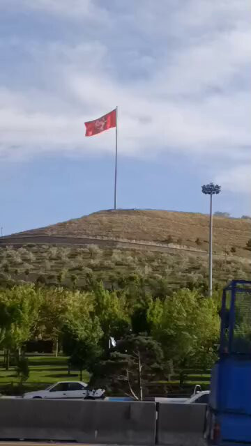 i UWJb vvSZL4W10.jpg