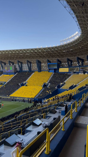 Yum8Fp gnbeBNhyb.jpg