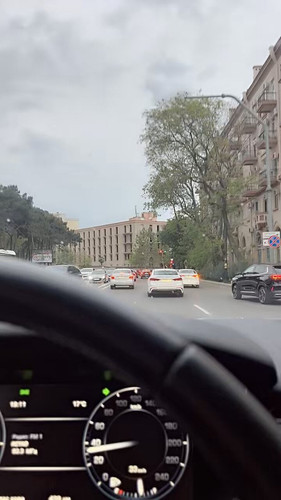 1249PxAZag AiQEc.jpg