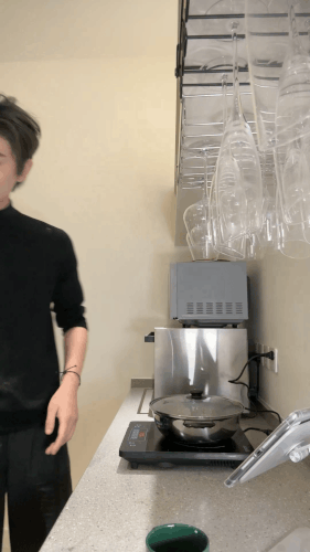 7e4cxph6cgzy8b9e5ao8fibhj.gif