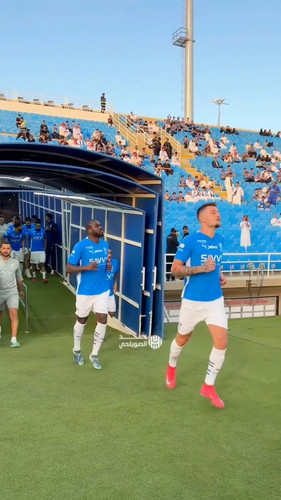 3T4XQ PiHAXerT8a.jpg