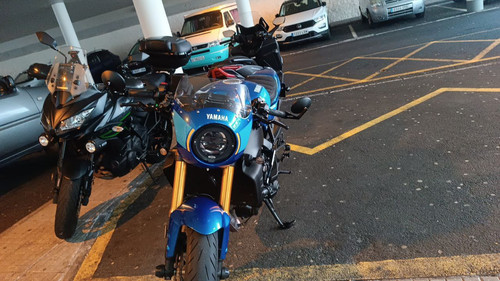 photo 5827699819974608604 y.jpg