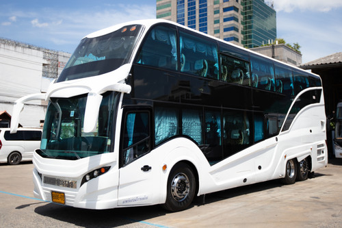 รถโดยสารสองชั้น ในไทย ภัสสรชัยทัวร์.jpg