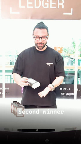 r12nOewUQl uLObC.jpg