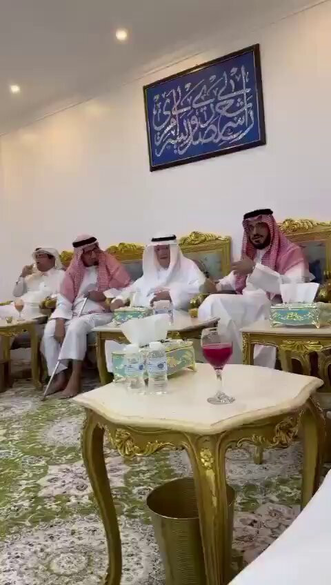 AM8s7qmDVqc2tJOR.jpg