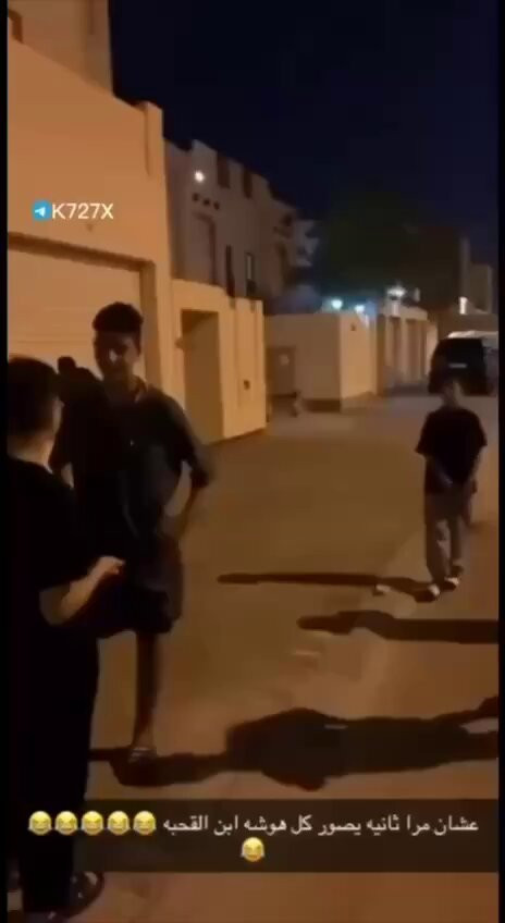 Wat46z9UkU8e2QzI.jpg