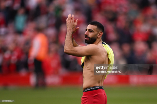 LIVERPOOL, ENGLAND - MARCH 08: (SUN OUT, SUN ON SUNDAY OUT) Mohamed Salah of Liverpool acknowledges .jpg